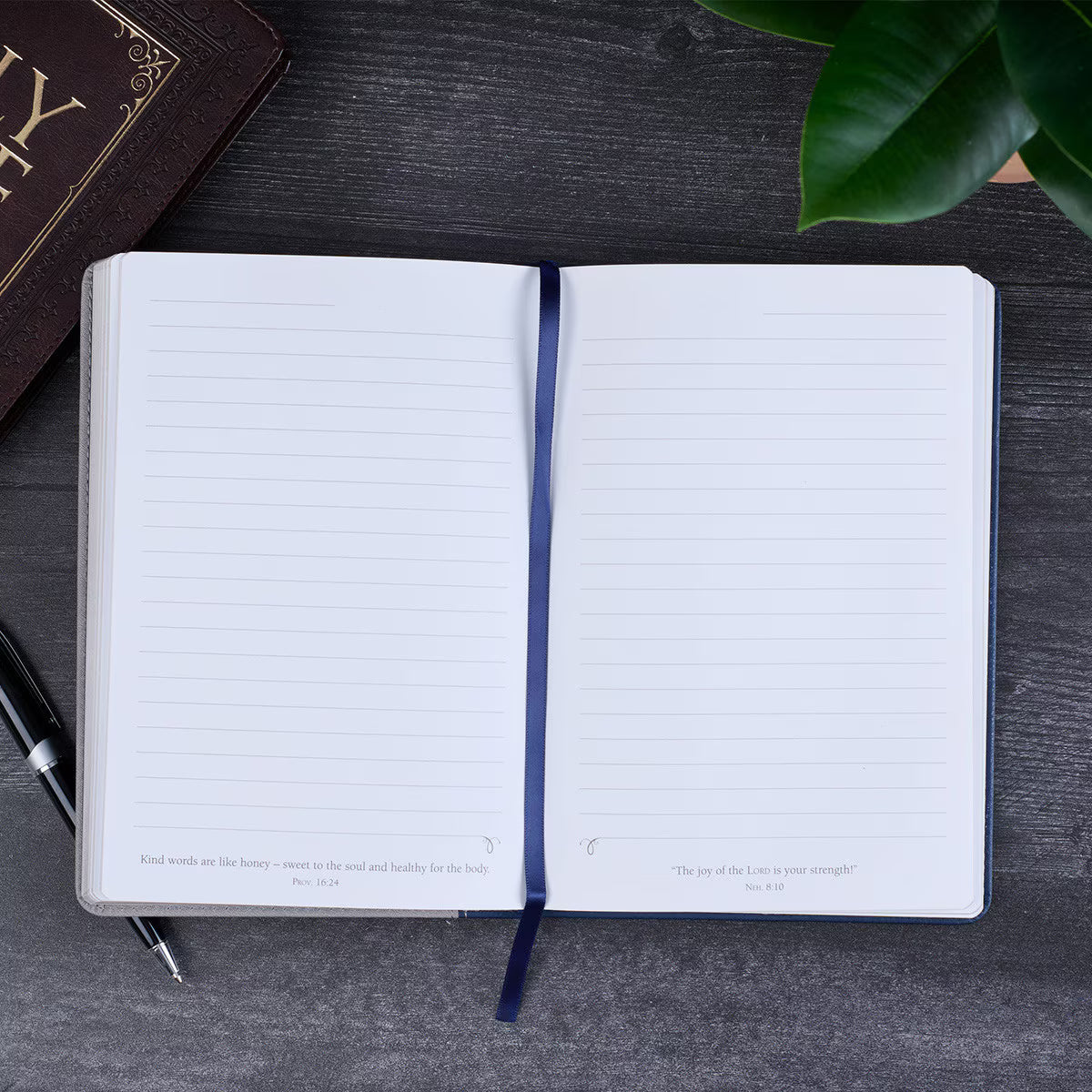 Journal con elástico "Walk by Faith"