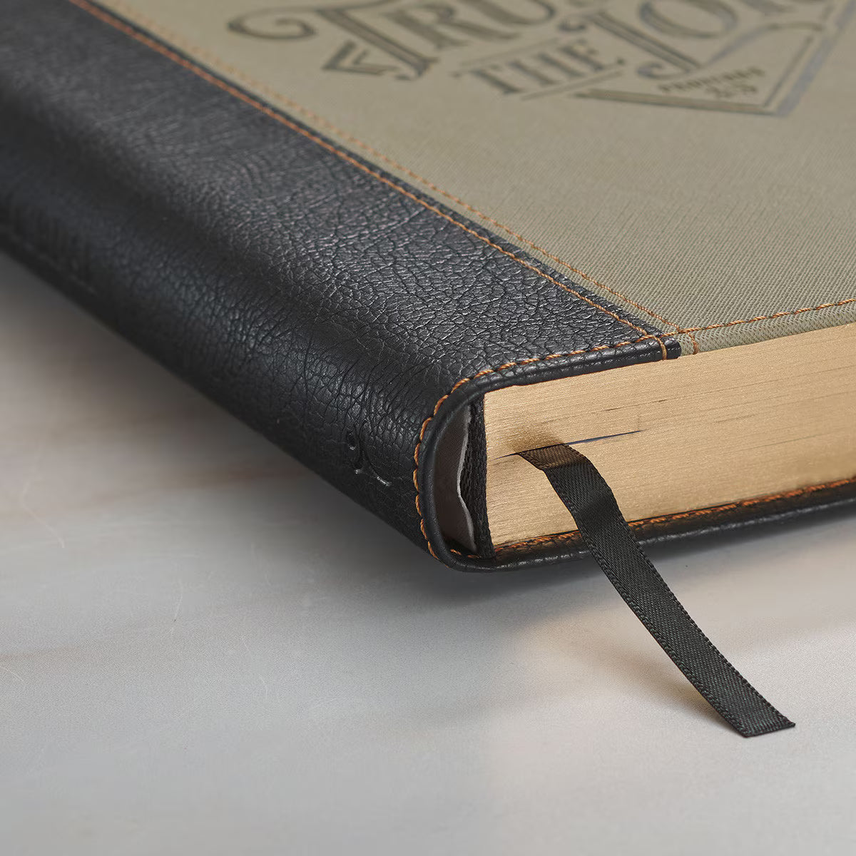 Journal con elástico "Trust"