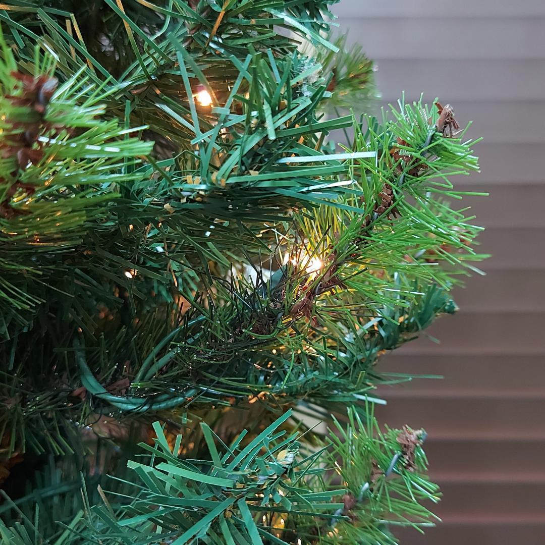 Pino Pencil Verde Darwin con Luz 7.5'