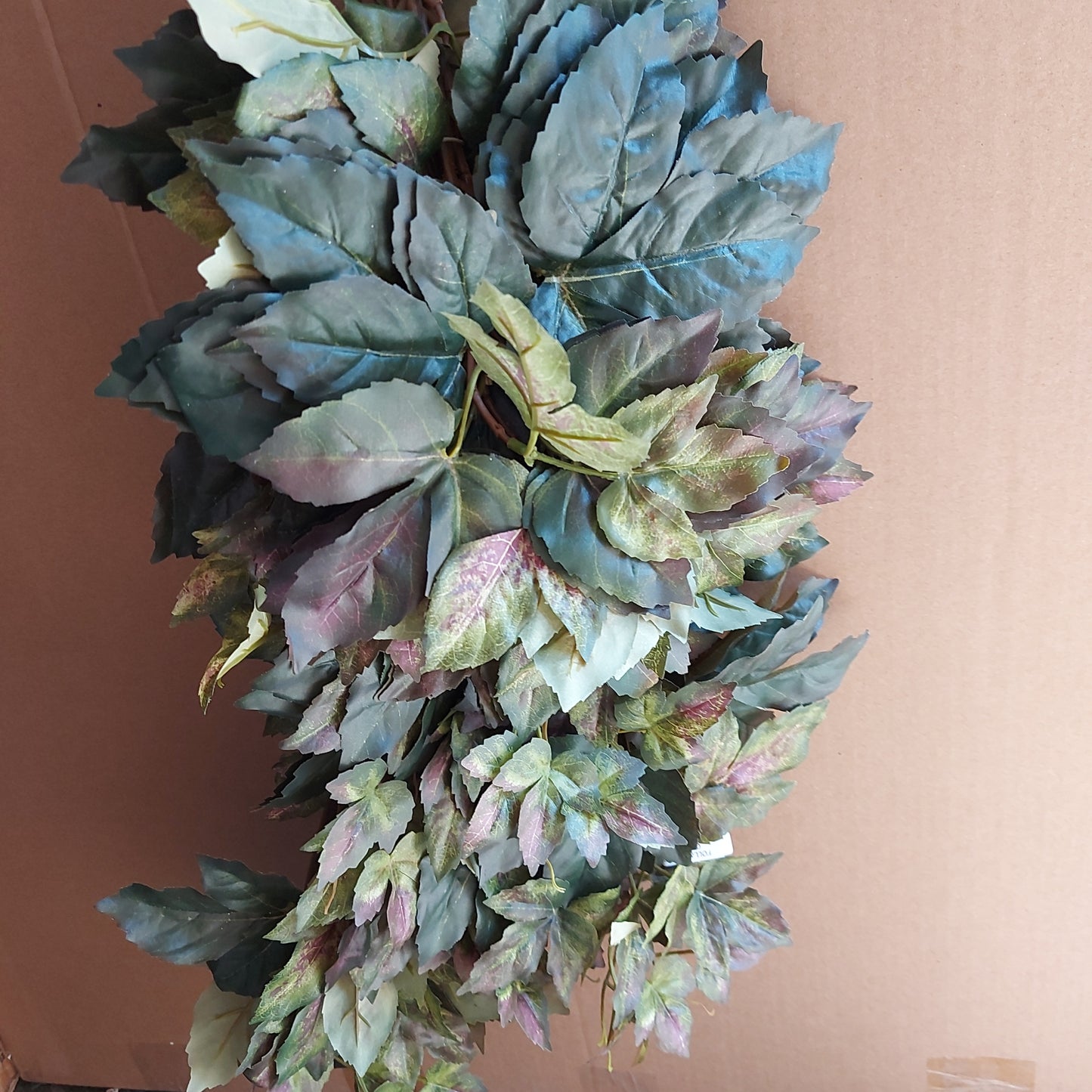 Follaje verde con Morado