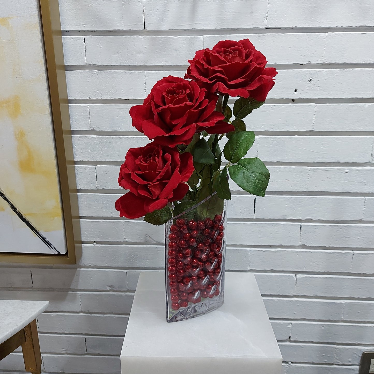 Base florero de vidrio con detalles de corazones