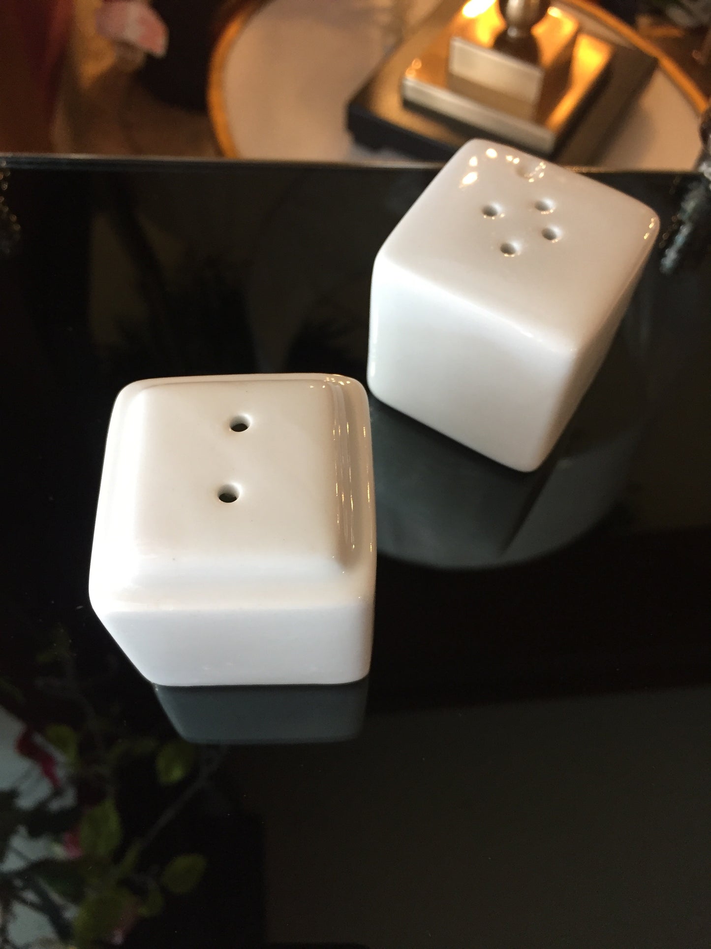 Salero y Pimientero blancos cuadrados (set de 2)