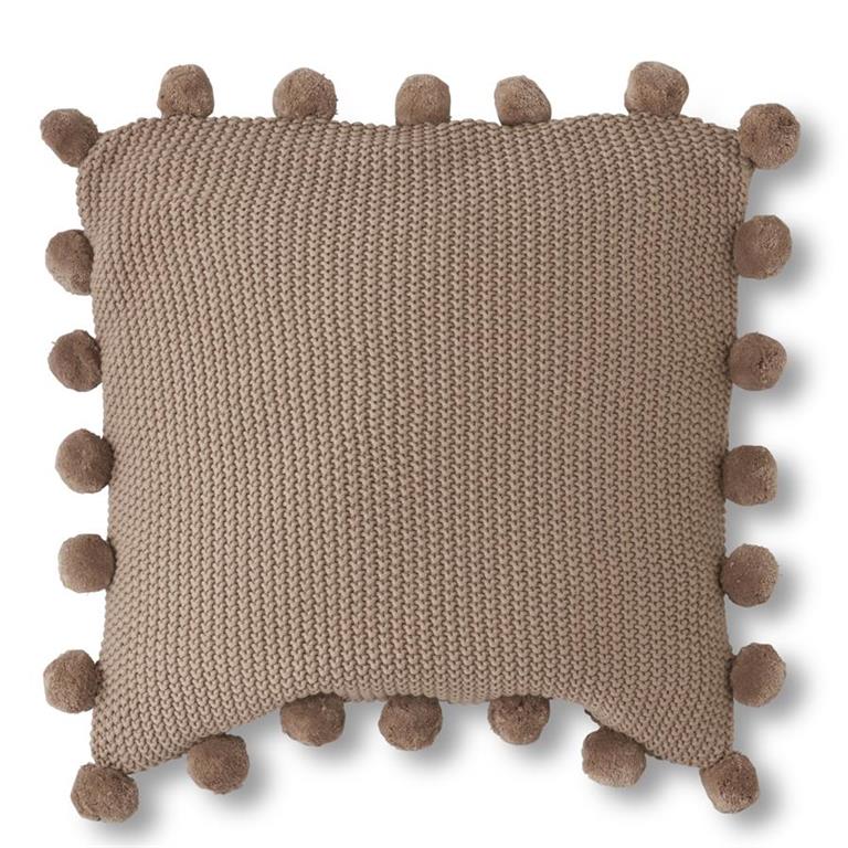 Cojín Café c/Pompones 20"