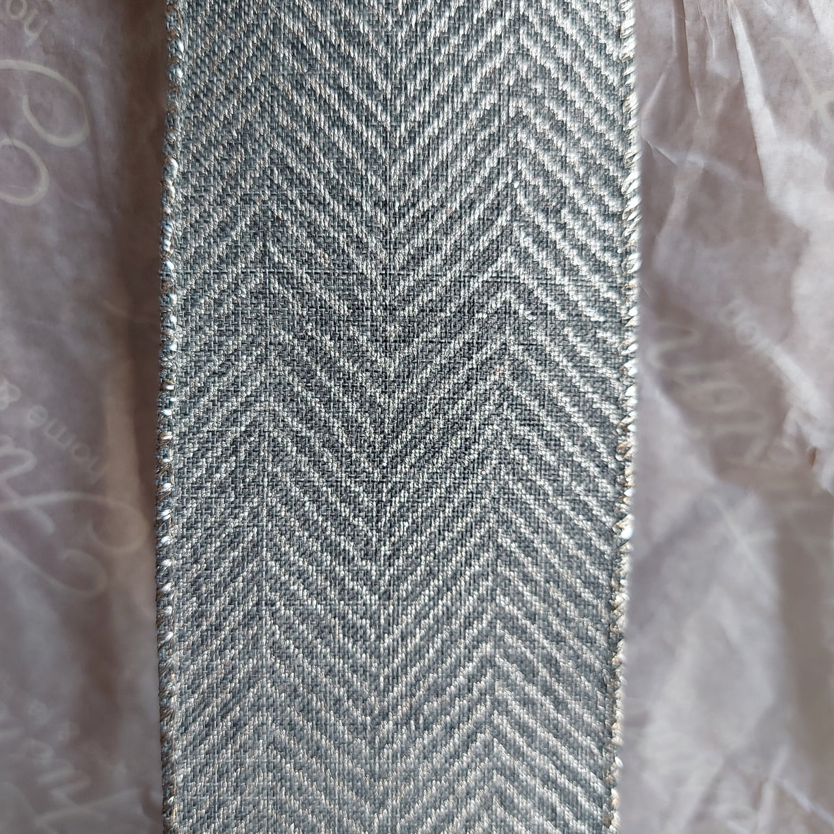 Listón gris con líneas Plata
